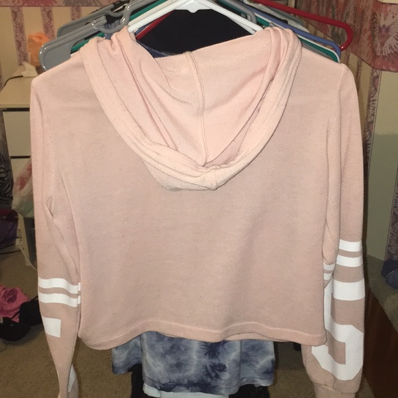 Forever21 kind of cropped hoodie - Picture 3 of 3